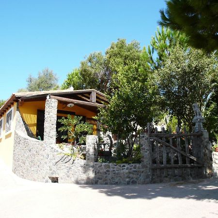 B&B Il Giardino Arbus Exterior photo