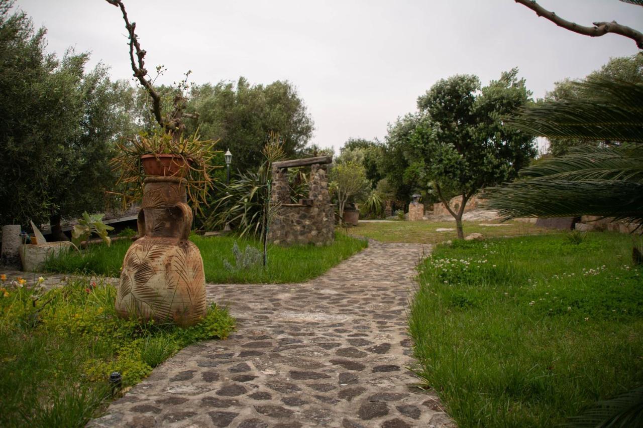 B&B Il Giardino Arbus Exterior photo