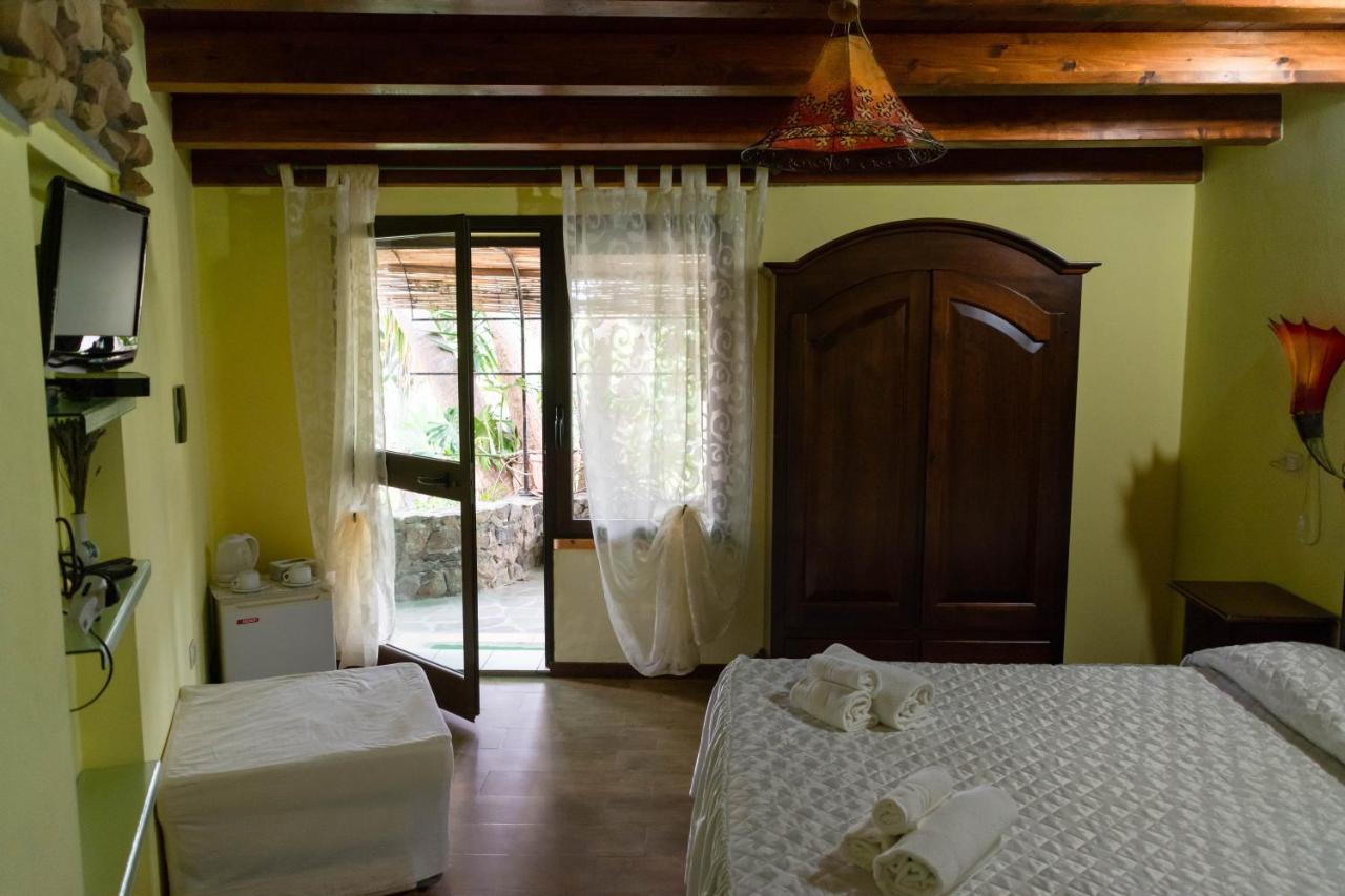B&B Il Giardino Arbus Exterior photo