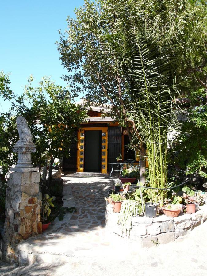 B&B Il Giardino Arbus Exterior photo